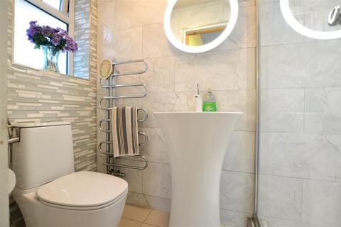 32 Chatfield, Slough, SL2 1SF