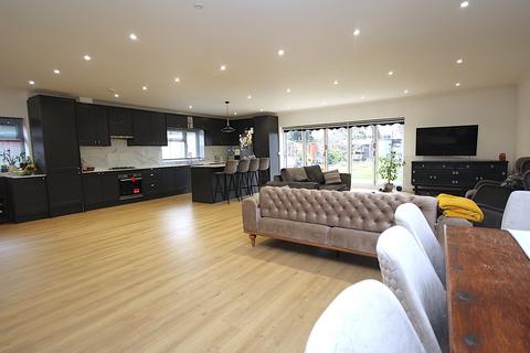 4 bedroom detached house for sale, Sopers Lane, Poole, BH17