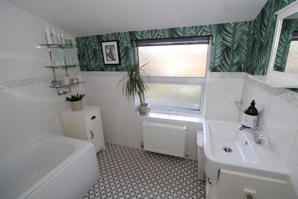 En-Suite Bathroom
