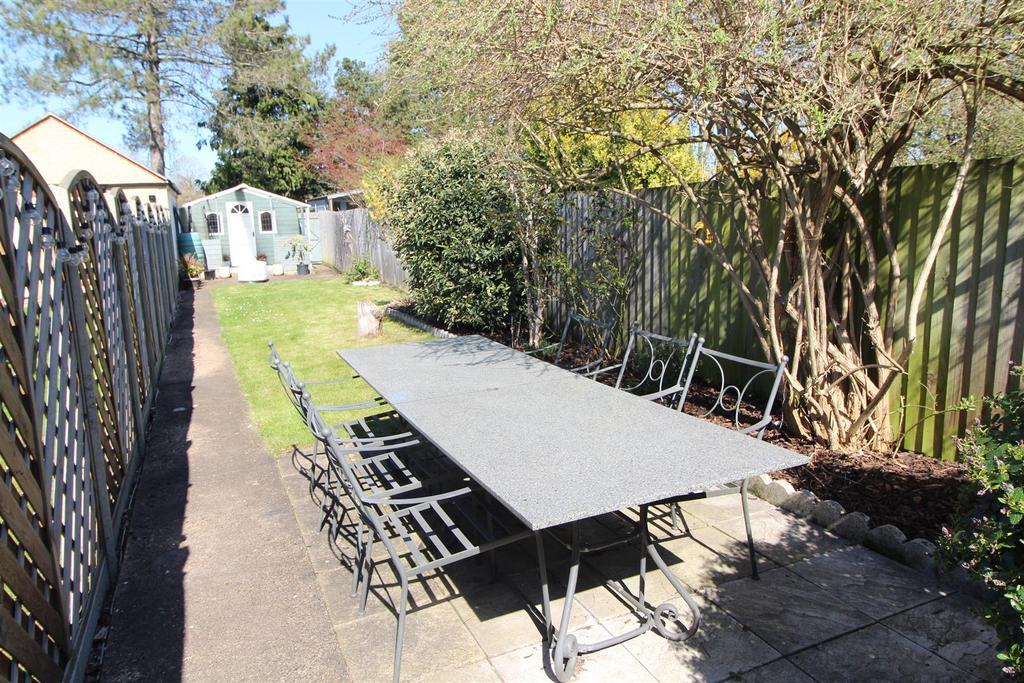 Garden / exterior