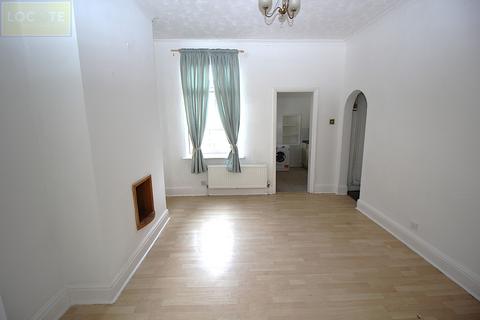 2 bedroom end of terrace house for sale, School Road, Stretford