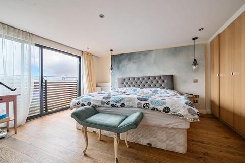 31 Linkside, London, N12 7LE