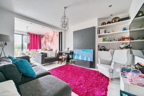 31 Linkside, London, N12 7LE