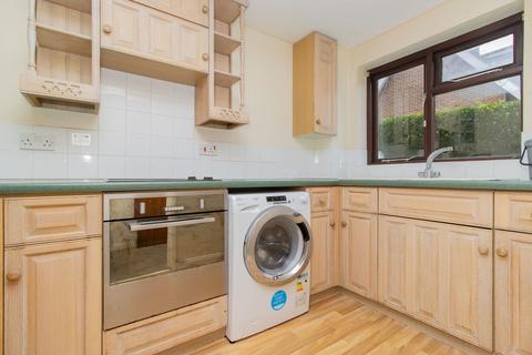 2 bedroom flat for sale, St. Mildreds Avenue, Kent House, CT10