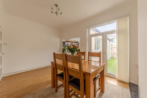 24 Florence Place, Griffithstown, Pontypool, NP4 5DN