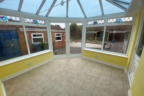 2 bedroom bungalow to rent, Summerhill Road, South Shields