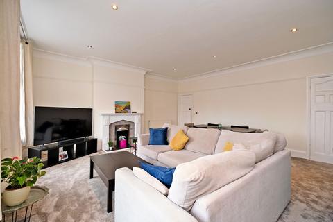 2 bedroom maisonette for sale, Back Devonshire Lane, Leeds LS8