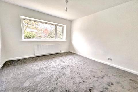 2 bedroom bungalow for sale, Thornes Moor Drive, Wakefield, West Yorkshire