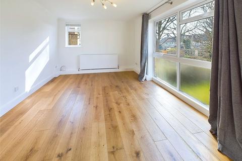 2 bedroom apartment to rent, Manor Road, Twickenham