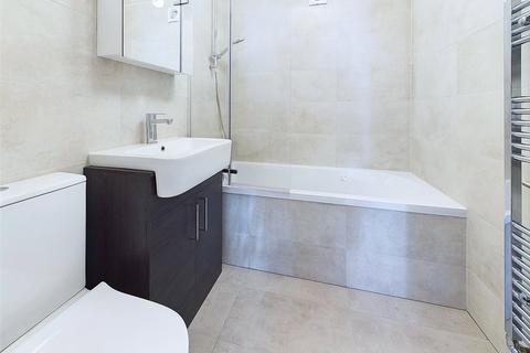 2 bedroom apartment to rent, Manor Road, Twickenham