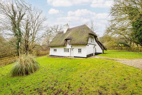 2 bedroom cottage to rent, Mill Lane, Albury