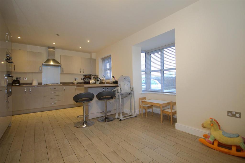 Kitchen/Dining