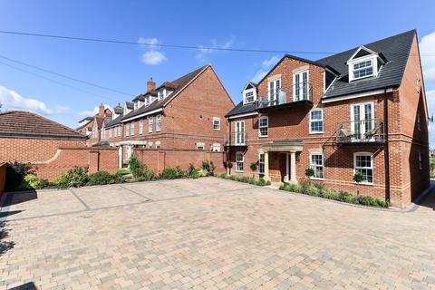 2 bedroom flat for sale, Madison Gardens, Liversedge, West Yorkshire, WF15