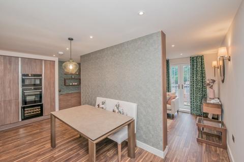 2 bedroom flat for sale, Madison Gardens, Liversedge, West Yorkshire, WF15