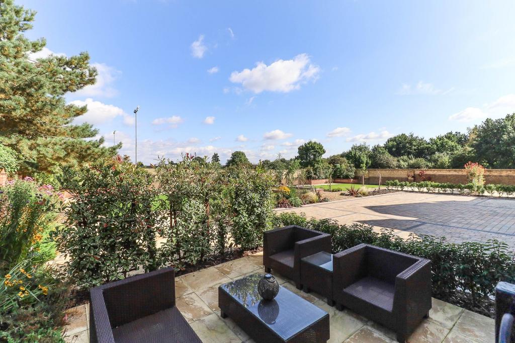 Rear Communal Garden