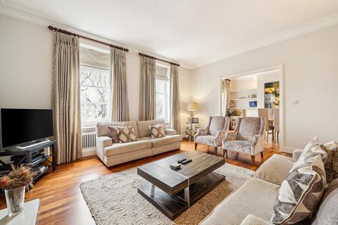 3 bedroom flat for sale, Elystan Street, London, SW3