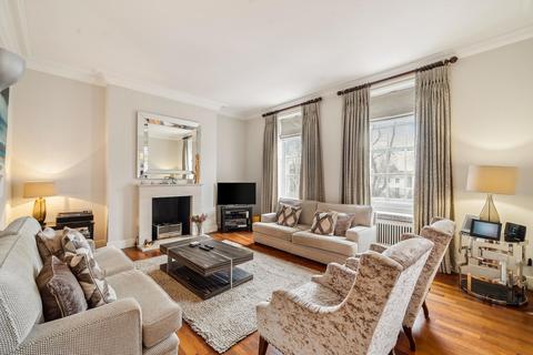 3 bedroom flat for sale, Elystan Street, London, SW3