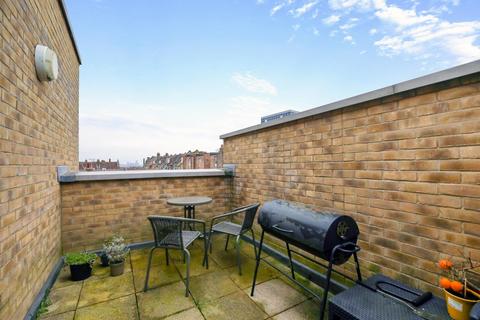 1 bedroom flat for sale, Horn Lane, Acton
