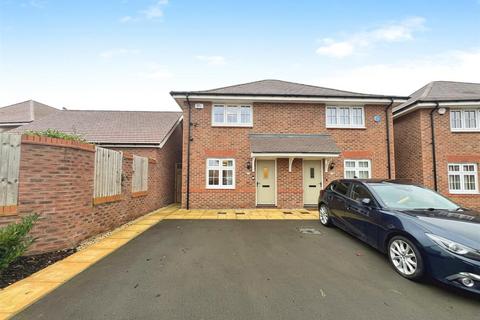 2 bedroom house for sale, Butler Way, Warwick