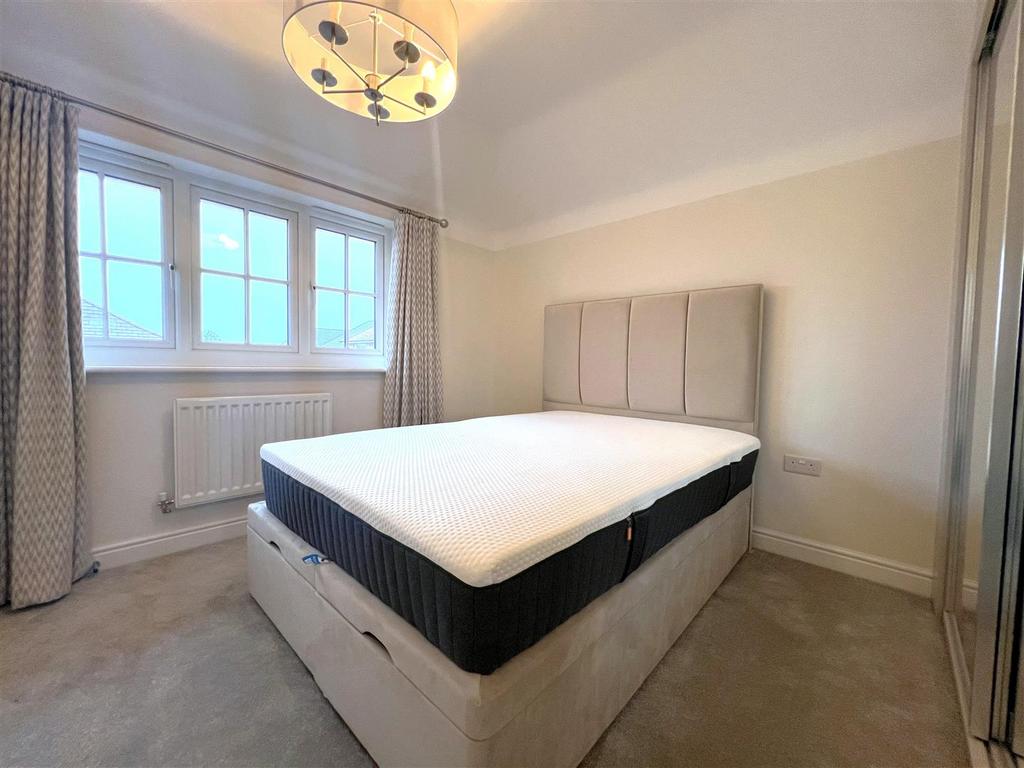 Bed 1.jpg