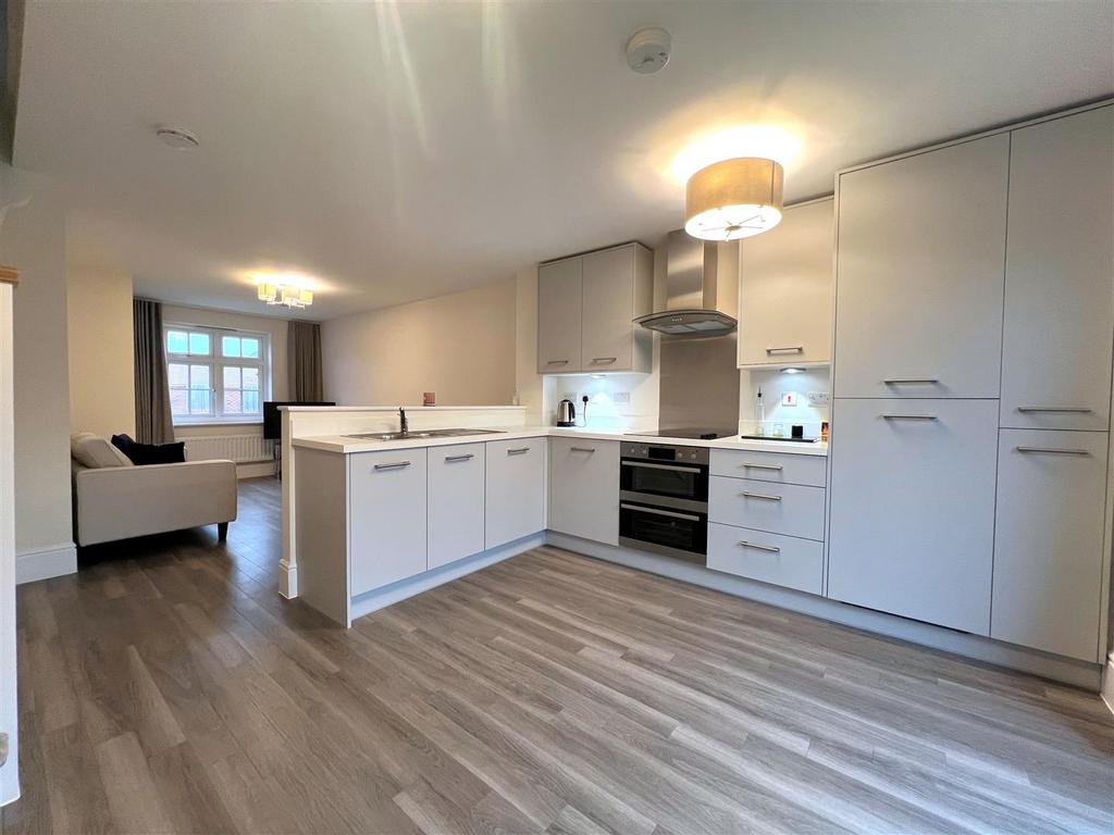 Kitchen dining.jpg