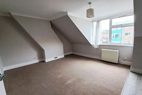 2 bedroom flat for sale, Station Road