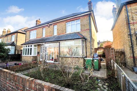 3 bedroom semi-detached house for sale, Park Crescent, Erith, DA8