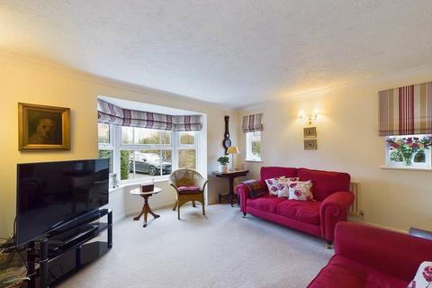 17 Deal Crescent, Worcester, WR4 0LJ