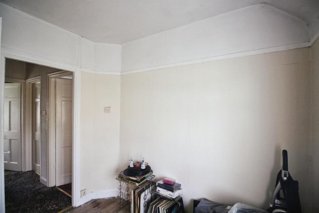 Livcing Room 2.JPG
