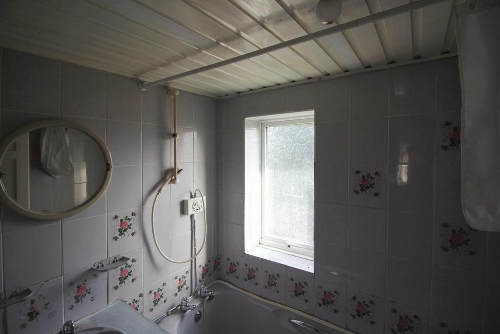 Bathroom.JPG