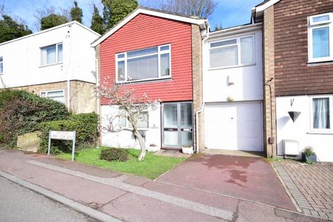 3 bedroom end of terrace house to rent, Upper Luton Road Chatham ME5