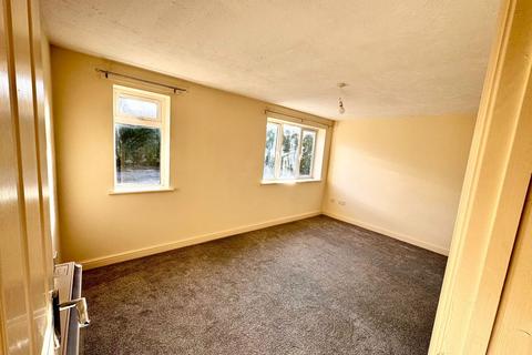 2 bedroom flat to rent, Sutton Road, Kidderminster DY11