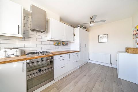 2 bedroom flat for sale, Gleeson Mews, Surrey KT15