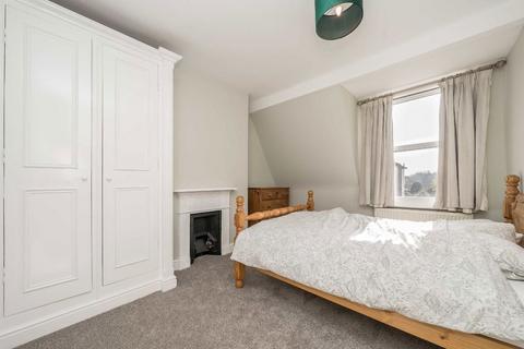 1 bedroom flat to rent, Richmond Road, East Twickenham TW1