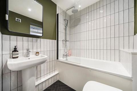 31a Eastdown Park, London, SE13 5HU