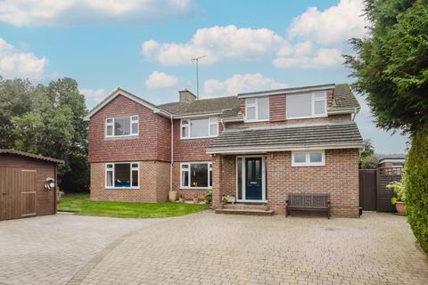 31 Penfold Way, Steyning, BN44 3PG