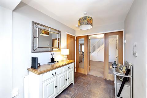 31 Penfold Way, Steyning, BN44 3PG