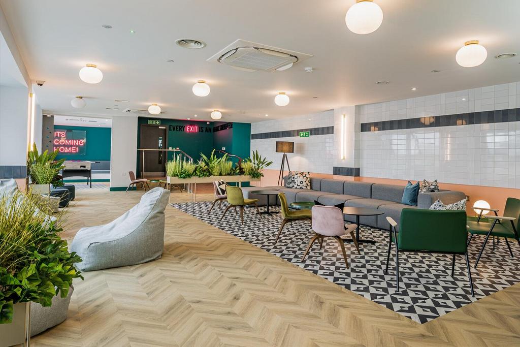 Lounge 2.jpg
