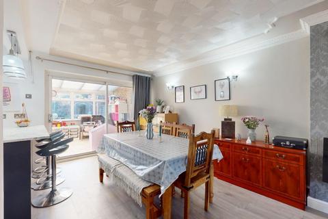 52 Clipper Crescent, Gravesend, DA12 4NN