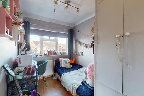 52 Clipper Crescent, Gravesend, DA12 4NN