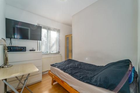 2 bedroom maisonette for sale, Welland Gardens, Western Avenue, Greenford, UB6