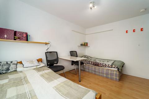 undefined, Welland Gardens Western Avenue Perivale, Greenford, UB6