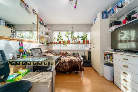 undefined, Welland Gardens Western Avenue Perivale, Greenford, UB6