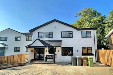 5 bedroom detached house to rent, Woodside, Elstree, Borehamwood, Hertfordshire, WD6