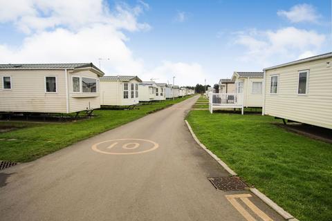 2 bedroom bungalow to rent, Sheerness Holiday Park, Halfway Road, Minster on Sea, Sheerness