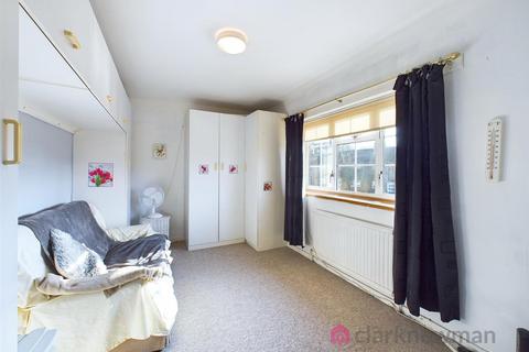 159 Arkwrights, Harlow, CM20 3NA