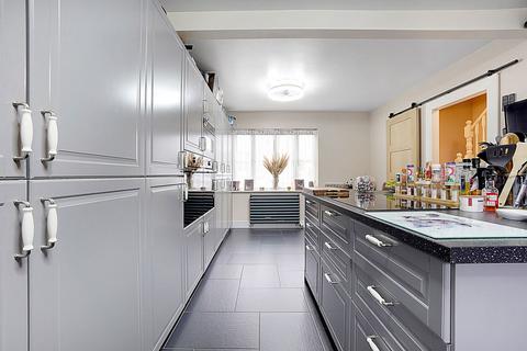 5 bedroom detached house for sale, Oldfield Drive, Rochester ME1