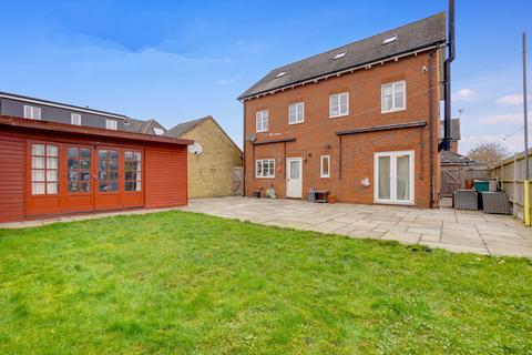 5 bedroom detached house for sale, Oldfield Drive, Rochester ME1