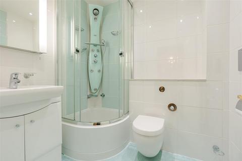 2 Agincourt, Ascot, SL5 7SJ