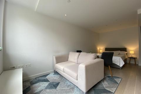 Studio to rent, Albion Place, Hammersmith, W6